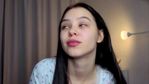 Snapshot of slyshypie chatting on February 4, 1:28 pm Lily online show from February 4, 1:28 pm