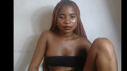 Snapshot of smallsluty chatting on May 29, 9:29 am smallsluty online show from May 29, 9:29 am