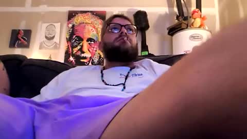 Snapshot of smalltownbigman chatting on March 30, 1:06 am smalltownbigman online show from March 30, 1:06 am