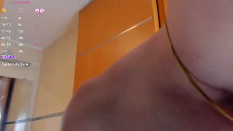 Snapshot of smiith_jade chatting on December 23, 10:12 pm Jade Smiith online show from December 23, 10:12 pm
