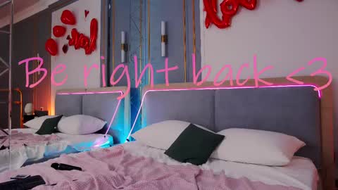 Snapshot of smiley_mia_ chatting on February 19, 11:28 am Mia online show from February 19, 11:28 am