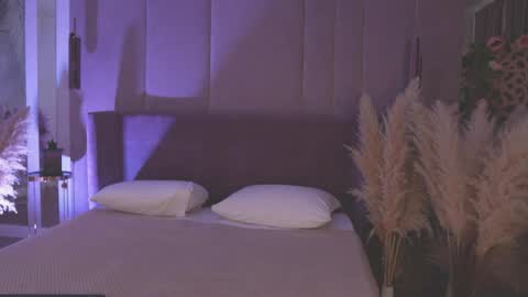 Snapshot of smiley_mia_ chatting on April 13, 5:13 am Mia online show from April 13, 5:13 am