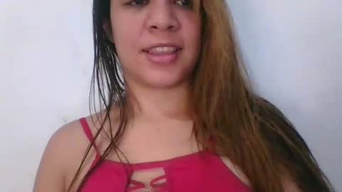 Snapshot of smileycherry chatting on December 21, 5:03 am smileycherry online show from December 21, 5:03 am