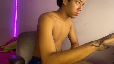smith_kiki66 online show from May 26, 10:00 am