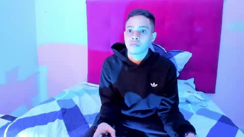 smith_taylor7 online show from December 28, 6:28 am