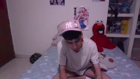 Snapshot of smoker00teddybear chatting on December 28, 9:52 am teddy online show from December 28, 9:52 am