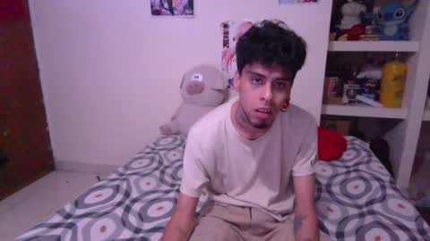 Snapshot of smoker00teddybear chatting on January 25, 10:51 am teddy online show from January 25, 10:51 am