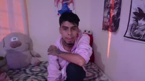 Snapshot of smoker00teddybear chatting on February 22, 7:01 am teddy online show from February 22, 7:01 am