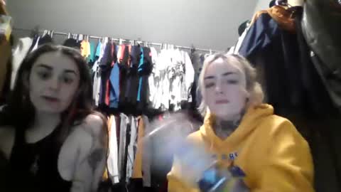 smorethanfriends online show from June 16, 1:52 am