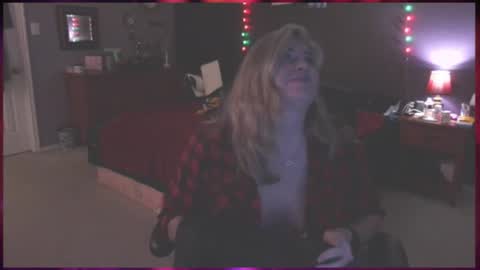 Snapshot of sn0wflakexd chatting on June 18, 12:33 am sn0wflakexd online show from June 18, 12:33 am