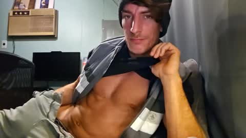 Snackyyyy online show from February 8, 1:20 am