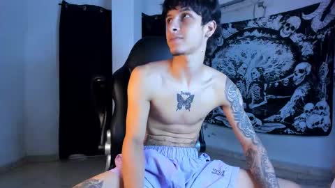 Snapshot of snakebutterfly chatting on February 19, 3:13 am snakebutterfly online show from February 19, 3:13 am