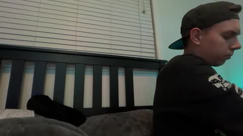 Snapshot of snapbacksandtattoos420 chatting on May 29, 11:19 am snapbacksandtattoos420 online show from May 29, 11:19 am
