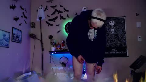 Viiscount  Snarfle Von Snarfenberg online show from December 2, 2:53 am