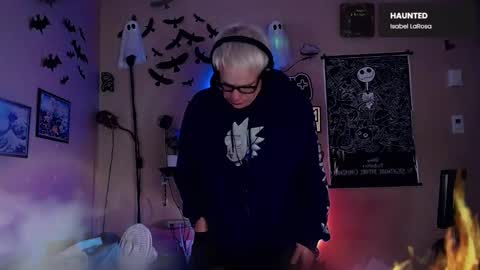 Viiscount  Snarfle Von Snarfenberg online show from December 3, 12:38 pm