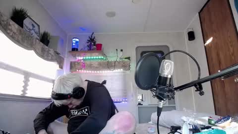 Viiscount  Snarfle Von Snarfenberg online show from February 27, 6:20 pm