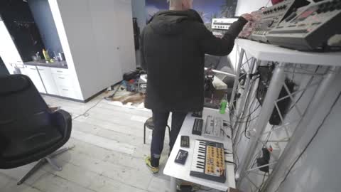 sneaky1985 online show from February 21, 10:27 am