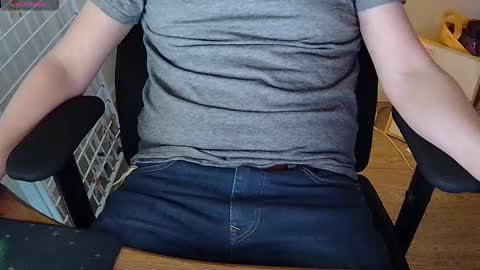 Snapshot of sneakybill82 chatting on January 9, 9:27 pm Sneakybill online show from January 9, 9:27 pm