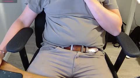 Snapshot of sneakybill82 chatting on March 9, 9:30 pm Sneakybill online show from March 9, 9:30 pm