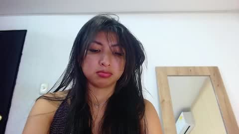 Snapshot of sneakyy_fantasy chatting on December 13, 10:41 am Hellen  online show from December 13, 10:41 am