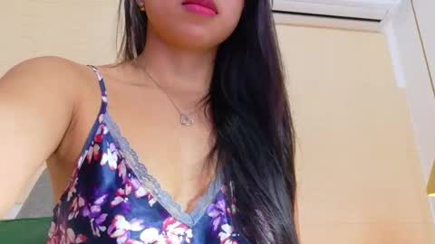 Snapshot of sneakyy_fantasy chatting on February 26, 10:04 am Hellen  online show from February 26, 10:04 am