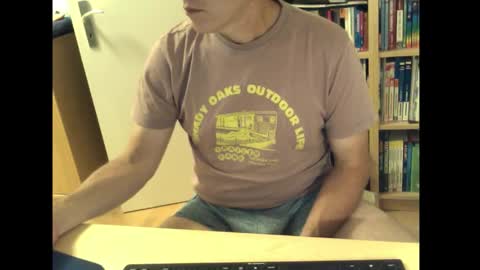 Snapshot of sneaxfreund chatting on September 17, 9:38 pm sneaxfreund online show from September 17, 9:38 pm