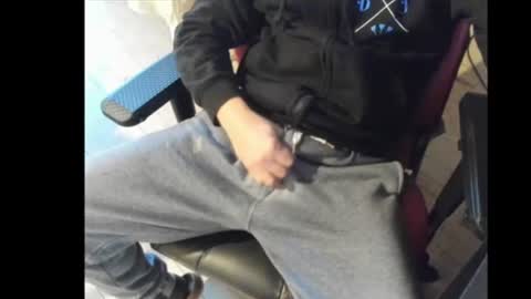 Snapshot of snip1977 chatting on February 14, 8:52 am snip1977 online show from February 14, 8:52 am