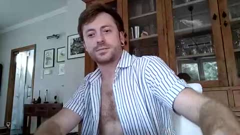 snoecks online show from July 24, 5:55 pm