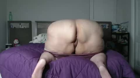 Snapshot of snoqueen954321 chatting on December 3, 2:14 am Snoqueen online show from December 3, 2:14 am