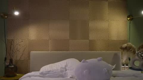 Candice Snow online show from December 1, 4:29 pm