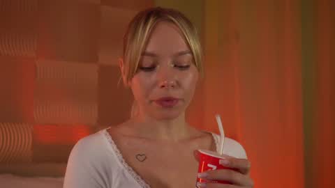 Candice Snow online show from December 28, 1:17 pm