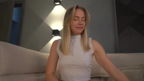 Candice Snow online show from March 11, 9:24 am