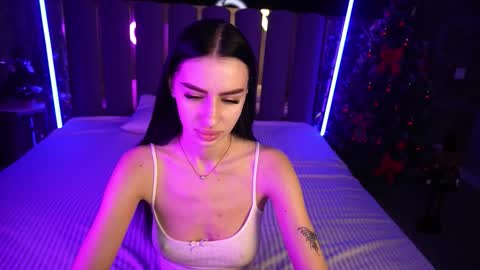 snow_whiteeex online show from December 23, 6:33 am