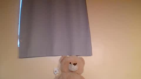 Snowie eyes online show from February 18, 12:23 pm