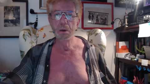 ImYourBitch online show from November 17, 6:41 am