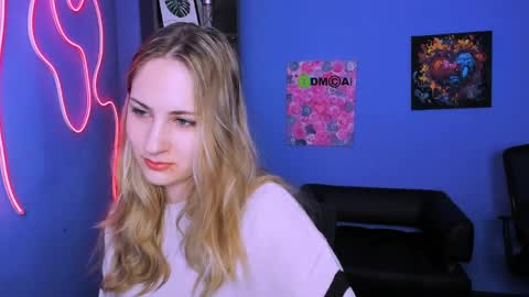 so_hot_rosalie online show from April 6, 3:13 pm