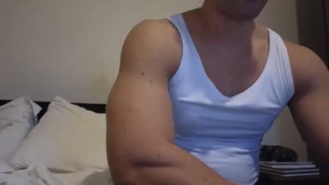Snapshot of so_thick chatting on October 25, 3:40 pm luca -   online show from October 25, 3:40 pm