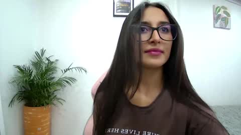 soffi_rousel_ online show from February 11, 5:18 pm
