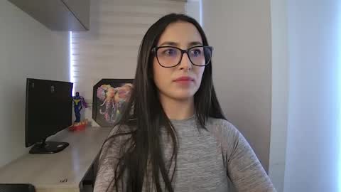 Snapshot of soffi_rousel_ chatting on April 20, 5:26 pm soffi_rousel_ online show from April 20, 5:26 pm