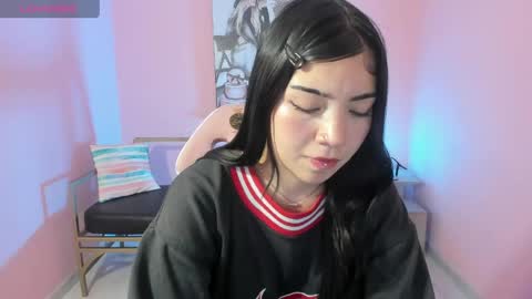 Snapshot of soffi_x chatting on April 29, 9:35 am soffi_x online show from April 29, 9:35 am