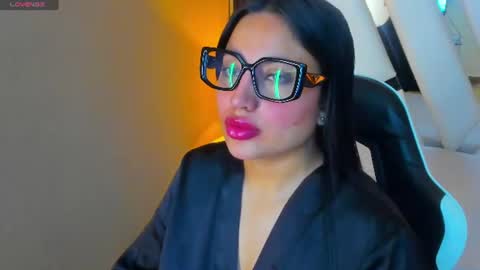 soffy_foxxy online show from July 7, 12:31 pm