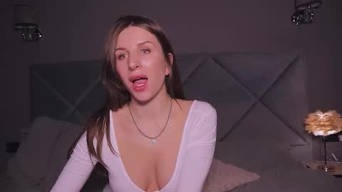 Snapshot of soffyasi chatting on February 9, 11:47 am soffyasi online show from February 9, 11:47 am