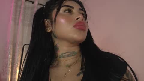 Snapshot of sofhia_cruz chatting on April 19, 8:33 pm sofhia cruz online show from April 19, 8:33 pm