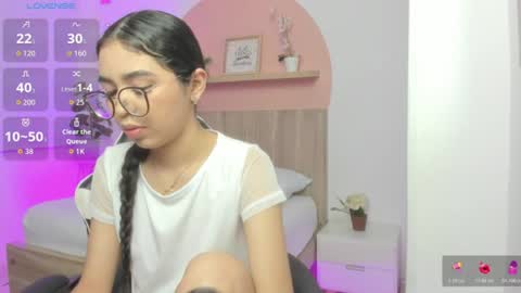 Snapshot of sofi_alix chatting on July 8, 6:56 pm S O F I online show from July 8, 6:56 pm