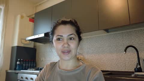 Snapshot of sofi_moon26 chatting on February 9, 12:09 pm sofi moon26 online show from February 9, 12:09 pm