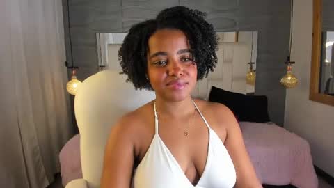 Snapshot of sofi_skype chatting on August 4, 3:03 pm Sofi online show from August 4, 3:03 pm