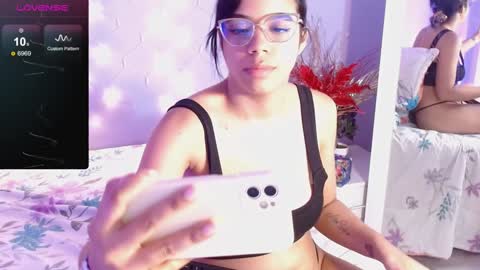 Snapshot of sofi_smith02 chatting on December 20, 12:52 am sofi smith online show from December 20, 12:52 am