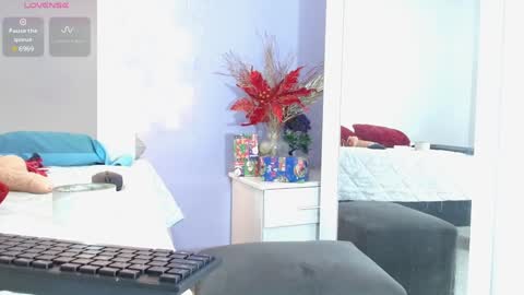 Snapshot of sofi_smith02 chatting on December 24, 7:11 pm sofi smith online show from December 24, 7:11 pm