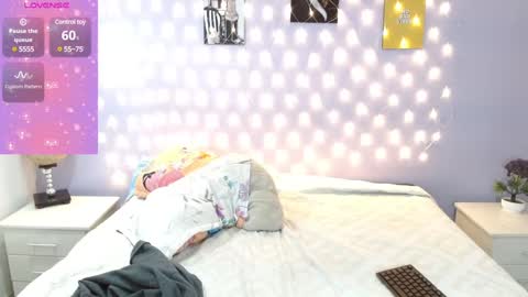Snapshot of sofi_smith02 chatting on January 3, 7:07 pm sofi smith online show from January 3, 7:07 pm