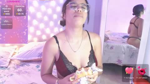 Snapshot of sofi_smith02 chatting on January 4, 10:24 pm sofi smith online show from January 4, 10:24 pm